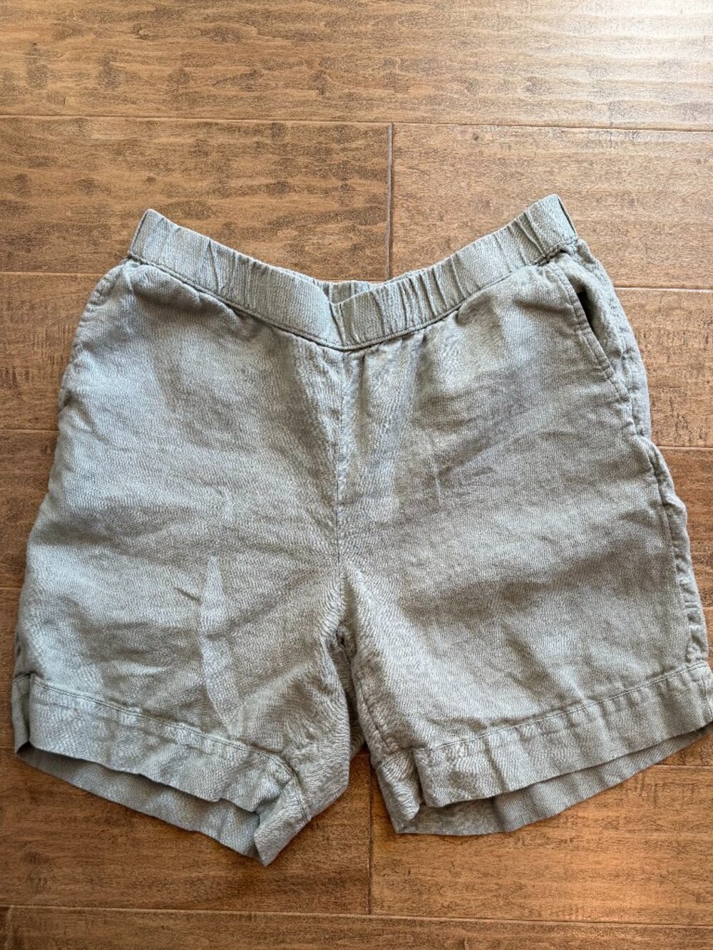 J. JILL sage-beige linen pull-on shorts (M)